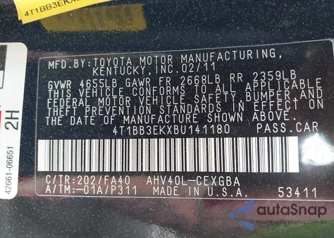 2011 Toyota Camry Hybrid z USA, uszkodzony, nr VIN 4T1BB3EKXBU141180